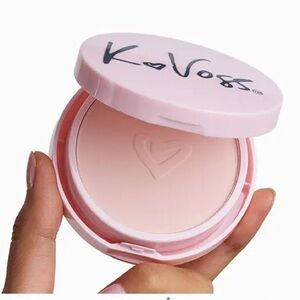 K VOSS- Pixie Powder Palette in Nolita (pink)